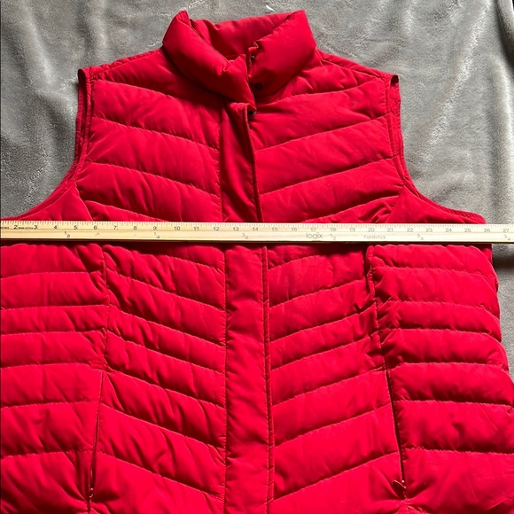 Talbots Red Puffer Vest - Picture 13 of 14